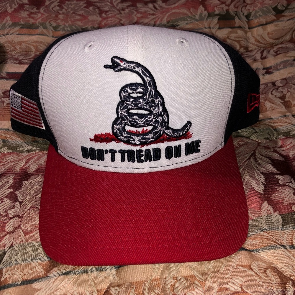 PATRIOTIC NEW AREA DONT TREAD ON ME SNAP BACK HAT